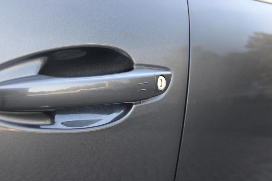 Peugeot 3008 1.2 130PK AUTOMAAT GT LINE | PANORAMA SCHUIF/KANTEL DAK | TREKHAAK | LEDEREN BEKLEDING | ELETRISCH BEDIENBARE BESTUURDERSSTOEL MET GEHEUGENFUNCTIE | MASSAGE STOELEN | FULL LED KOPLAMPEN | ELEKTRISCH BEDIENBARE ACHTERKLEP | ALL SEASON BANDEN | APPLE CARPLAY/ANDROID AUTO | NAVIGATIE | CLIMATE CONTROL | DODEHOEK DETECTIE | ADAPTIVE CRUISE CONTROL | KEYLESS ENTRY/START | STOEL VERWARMING |