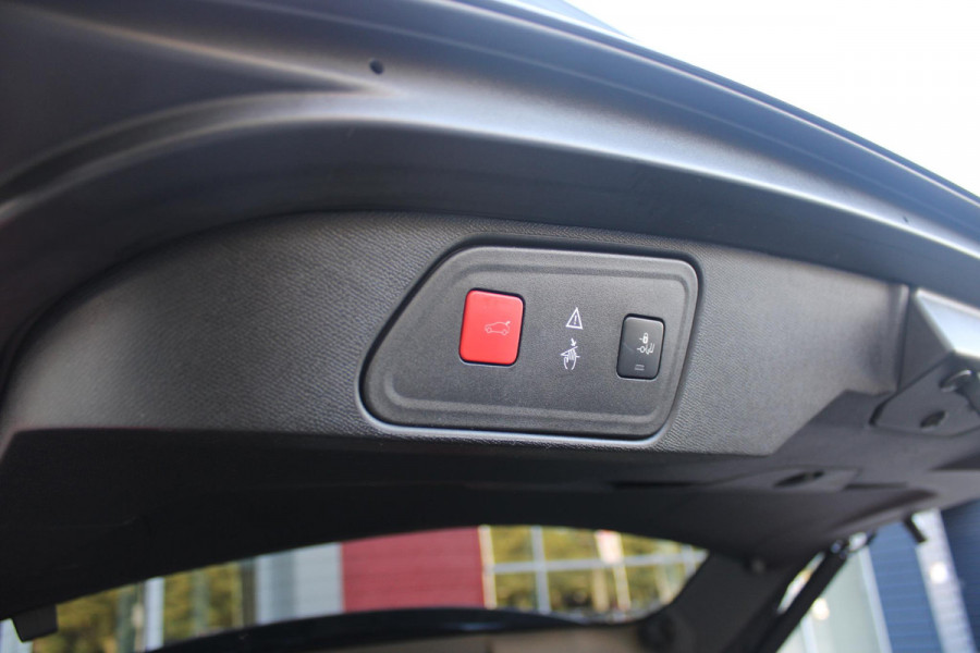 Peugeot 3008 1.2 130PK AUTOMAAT GT LINE | PANORAMA SCHUIF/KANTEL DAK | TREKHAAK | LEDEREN BEKLEDING | ELETRISCH BEDIENBARE BESTUURDERSSTOEL MET GEHEUGENFUNCTIE | MASSAGE STOELEN | FULL LED KOPLAMPEN | ELEKTRISCH BEDIENBARE ACHTERKLEP | ALL SEASON BANDEN | APPLE CARPLAY/ANDROID AUTO | NAVIGATIE | CLIMATE CONTROL | DODEHOEK DETECTIE | ADAPTIVE CRUISE CONTROL | KEYLESS ENTRY/START | STOEL VERWARMING |