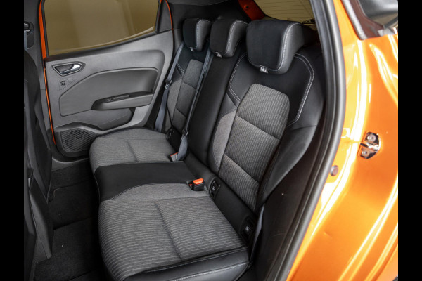 Renault Clio 1.0 TCe Intens 101pk / Achteruitrijcamera / Navigatie / Airco / Klimaatregeling / Apple carplay /
