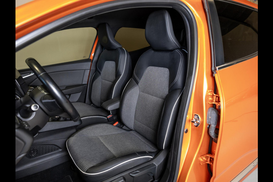 Renault Clio 1.0 TCe Intens 101pk / Achteruitrijcamera / Navigatie / Airco / Klimaatregeling / Apple carplay /