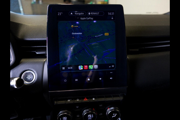 Renault Clio 1.0 TCe Intens 101pk / Achteruitrijcamera / Navigatie / Airco / Klimaatregeling / Apple carplay /
