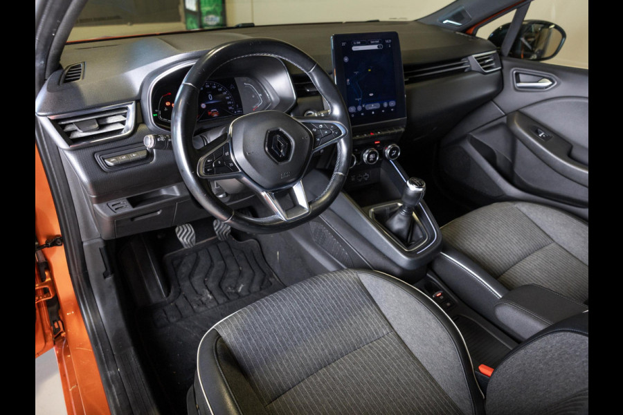 Renault Clio 1.0 TCe Intens 101pk / Achteruitrijcamera / Navigatie / Airco / Klimaatregeling / Apple carplay /