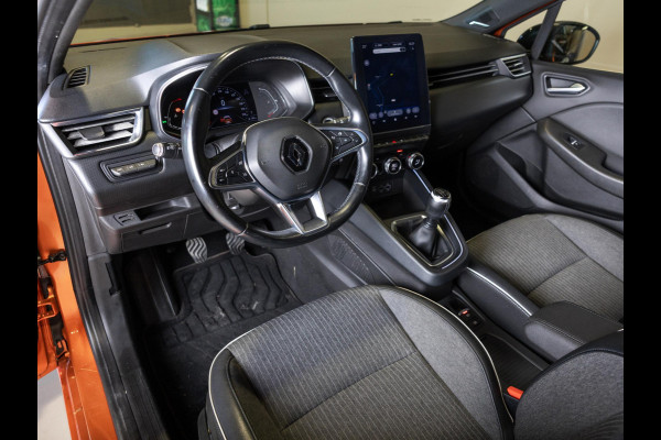 Renault Clio 1.0 TCe Intens 101pk / Achteruitrijcamera / Navigatie / Airco / Klimaatregeling / Apple carplay /