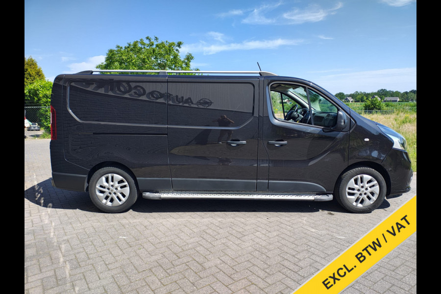Renault Trafic 1.6dCi 146PK T29 L2H1 3-Persoons **Motor verbruikt overmatig olie** Camera Trekhaak Airco Cruise Control Pdc Regen-Lichtsensor C Lmv Sidebars Achterklep Achterdeuren Betonplex Vloer Kasteninbouw 2.000KG Trekgewicht