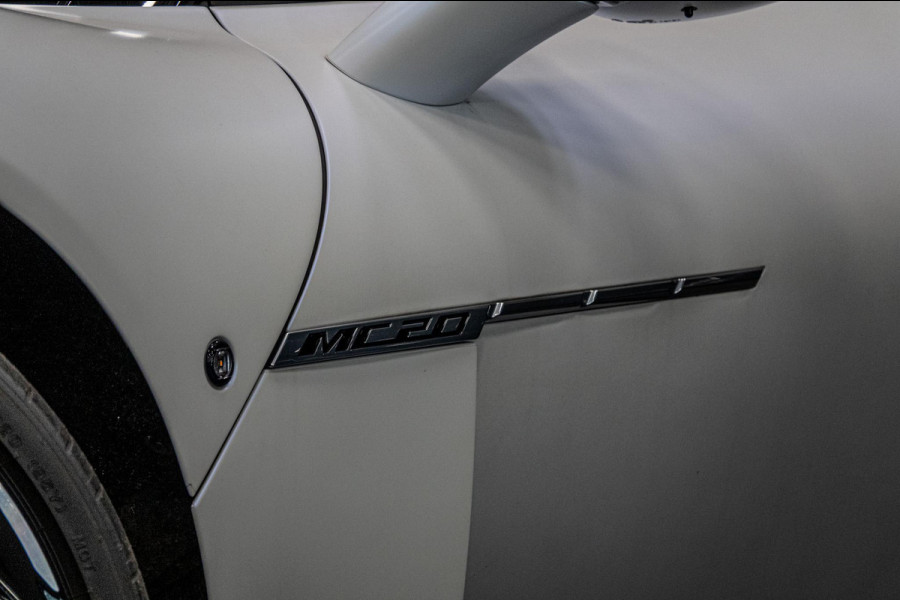Maserati MC20 3.0 V6 *Full Carbon / Keramische Remmen / Lift-Systeem / Alcantara / Bianco Audace / E-LSD*