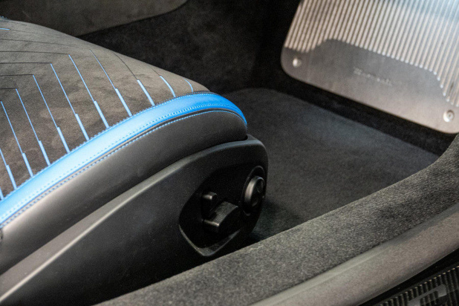 Maserati MC20 3.0 V6 *Full Carbon / Keramische Remmen / Lift-Systeem / Alcantara / Bianco Audace / E-LSD*