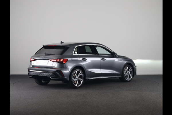 Audi A3 Sportback S edition 40 TFSI e 204 pk | Assis.pak Driving+Parking plus | Warmtewerend glas donker tint | Adaptive Cruise Control | Ambient sfeerverlichting |