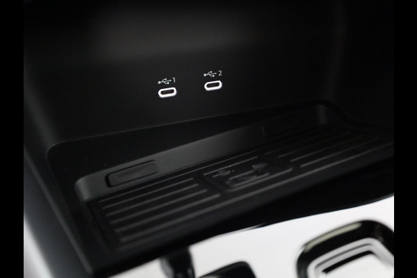 Audi A3 Sportback S edition 40 TFSI e 204 pk | Assis.pak Driving+Parking plus | Warmtewerend glas donker tint | Adaptive Cruise Control | Ambient sfeerverlichting |