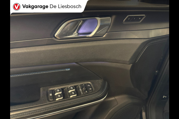 Lynk & Co 01 1.5 / Pano / Navigatie / Camera / Infinity / memory / Elek. klep / Apple carplay