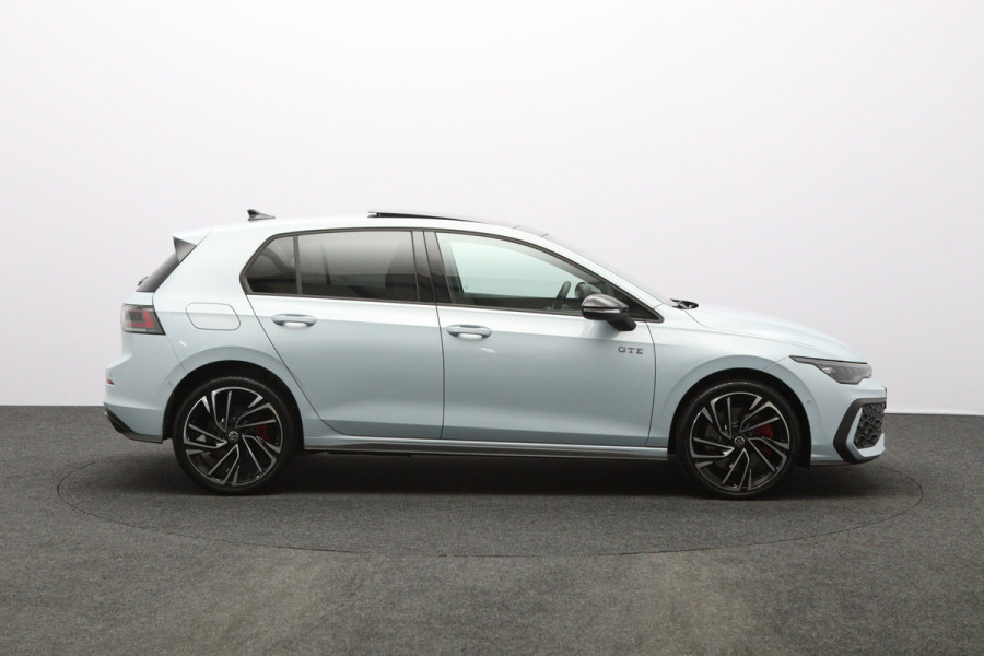 Volkswagen Golf 1.5 eHybrid GTE 272 PK PHEV, *Full-Option* Leder, Panoramadak, Trekhaak, 360 Camera