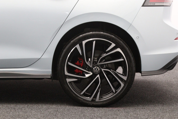 Volkswagen Golf 1.5 eHybrid GTE 272 PK PHEV, *Full-Option* Leder, Panoramadak, Trekhaak, 360 Camera