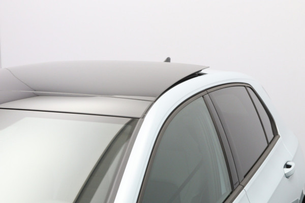 Volkswagen Golf 1.5 eHybrid GTE 272 PK PHEV, *Full-Option* Leder, Panoramadak, Trekhaak, 360 Camera