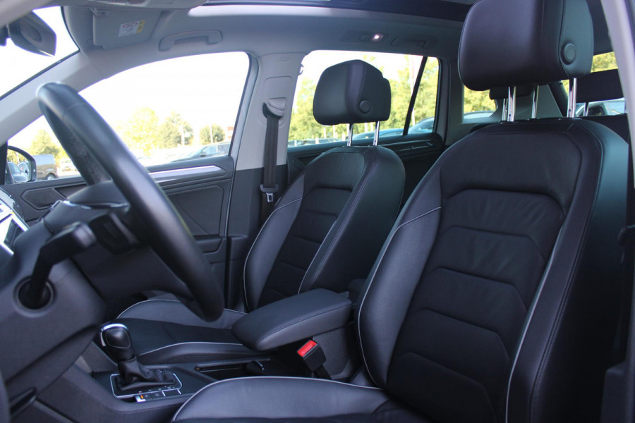 Volkswagen Tiguan 1.5 TSI 150PK AUTOMAAT HIGHLINE BUSINESS R | PANORAMA SCHUIF/KANTEL DAK | LEDEREN BEKLEDING | BESTUUDERSSTOEL ELEKTRISCH VERSTELBAAR MET GEHEUGENFUNCTIE | ELEKTRISCH WEGKLAPBARE TREKHAAK | IQ LIGHT KOPLAMPEN | VIRTUAL DISPLAY | DRAADLOZE APPLE CARPLAY/ANDROID AUTO | NAVIGATIE | 19" LICHTMETALEN VELGEN | ELEKTRISCH BEDIENBARE ACHTERKLEP | GETINTE ACHTERRUITEN | CAMERA VOOR + ACHTER | PARKEERSENSOREN VOOR + ACHTER | STOEL VERWARMING |