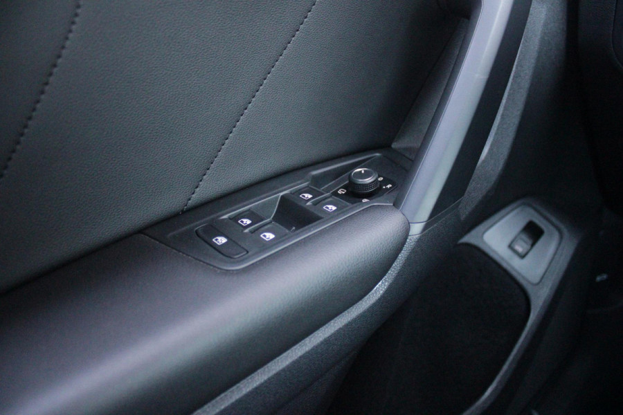Volkswagen Tiguan 1.5 TSI 150PK AUTOMAAT HIGHLINE BUSINESS R | PANORAMA SCHUIF/KANTEL DAK | LEDEREN BEKLEDING | BESTUUDERSSTOEL ELEKTRISCH VERSTELBAAR MET GEHEUGENFUNCTIE | ELEKTRISCH WEGKLAPBARE TREKHAAK | IQ LIGHT KOPLAMPEN | VIRTUAL DISPLAY | DRAADLOZE APPLE CARPLAY/ANDROID AUTO | NAVIGATIE | 19" LICHTMETALEN VELGEN | ELEKTRISCH BEDIENBARE ACHTERKLEP | GETINTE ACHTERRUITEN | CAMERA VOOR + ACHTER | PARKEERSENSOREN VOOR + ACHTER | STOEL VERWARMING |