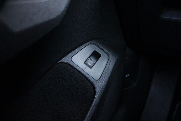 Volkswagen Tiguan 1.5 TSI 150PK AUTOMAAT HIGHLINE BUSINESS R | PANORAMA SCHUIF/KANTEL DAK | LEDEREN BEKLEDING | BESTUUDERSSTOEL ELEKTRISCH VERSTELBAAR MET GEHEUGENFUNCTIE | ELEKTRISCH WEGKLAPBARE TREKHAAK | IQ LIGHT KOPLAMPEN | VIRTUAL DISPLAY | DRAADLOZE APPLE CARPLAY/ANDROID AUTO | NAVIGATIE | 19" LICHTMETALEN VELGEN | ELEKTRISCH BEDIENBARE ACHTERKLEP | GETINTE ACHTERRUITEN | CAMERA VOOR + ACHTER | PARKEERSENSOREN VOOR + ACHTER | STOEL VERWARMING |