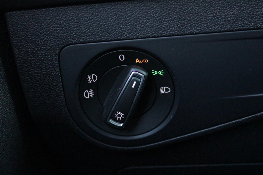 Volkswagen Tiguan 1.5 TSI 150PK AUTOMAAT HIGHLINE BUSINESS R | PANORAMA SCHUIF/KANTEL DAK | LEDEREN BEKLEDING | BESTUUDERSSTOEL ELEKTRISCH VERSTELBAAR MET GEHEUGENFUNCTIE | ELEKTRISCH WEGKLAPBARE TREKHAAK | IQ LIGHT KOPLAMPEN | VIRTUAL DISPLAY | DRAADLOZE APPLE CARPLAY/ANDROID AUTO | NAVIGATIE | 19" LICHTMETALEN VELGEN | ELEKTRISCH BEDIENBARE ACHTERKLEP | GETINTE ACHTERRUITEN | CAMERA VOOR + ACHTER | PARKEERSENSOREN VOOR + ACHTER | STOEL VERWARMING |