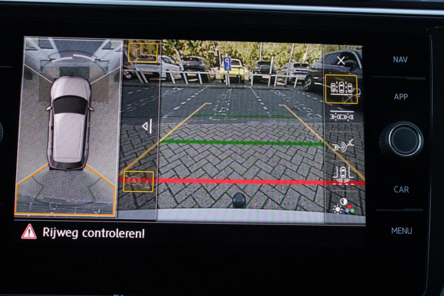 Volkswagen Tiguan 1.5 TSI 150PK AUTOMAAT HIGHLINE BUSINESS R | PANORAMA SCHUIF/KANTEL DAK | LEDEREN BEKLEDING | BESTUUDERSSTOEL ELEKTRISCH VERSTELBAAR MET GEHEUGENFUNCTIE | ELEKTRISCH WEGKLAPBARE TREKHAAK | IQ LIGHT KOPLAMPEN | VIRTUAL DISPLAY | DRAADLOZE APPLE CARPLAY/ANDROID AUTO | NAVIGATIE | 19" LICHTMETALEN VELGEN | ELEKTRISCH BEDIENBARE ACHTERKLEP | GETINTE ACHTERRUITEN | CAMERA VOOR + ACHTER | PARKEERSENSOREN VOOR + ACHTER | STOEL VERWARMING |