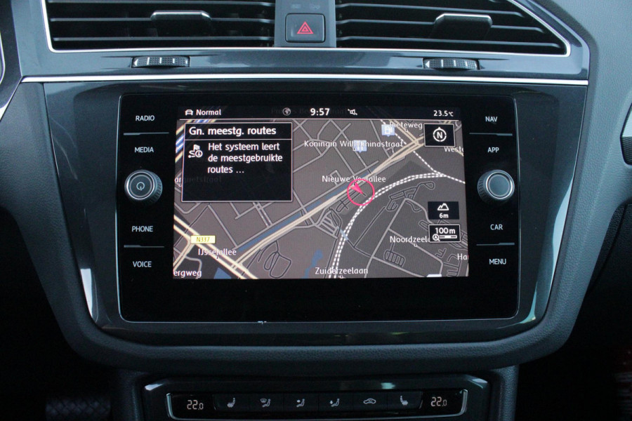Volkswagen Tiguan 1.5 TSI 150PK AUTOMAAT HIGHLINE BUSINESS R | PANORAMA SCHUIF/KANTEL DAK | LEDEREN BEKLEDING | BESTUUDERSSTOEL ELEKTRISCH VERSTELBAAR MET GEHEUGENFUNCTIE | ELEKTRISCH WEGKLAPBARE TREKHAAK | IQ LIGHT KOPLAMPEN | VIRTUAL DISPLAY | DRAADLOZE APPLE CARPLAY/ANDROID AUTO | NAVIGATIE | 19" LICHTMETALEN VELGEN | ELEKTRISCH BEDIENBARE ACHTERKLEP | GETINTE ACHTERRUITEN | CAMERA VOOR + ACHTER | PARKEERSENSOREN VOOR + ACHTER | STOEL VERWARMING |