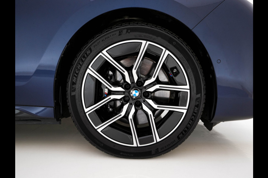 BMW i7 xDrive60 106 kWh M-Sport-Styling [3-Fase-11kW] {SoH-98%} (INCL-BTW) *PANO | LEATHER | FULL-LED | BLIND-SPOT | BOWERS&WILKINS | MEMORY-PACK | TOP-VIEW | VENTILATED/HEATED-COMFORTSEATS | SOFT-CLOSE | WIDE-DIGICOCKPIT | HEAD-UP | KEYLESS | ...