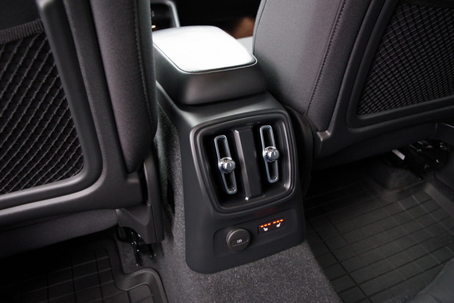 Volvo XC40 1.5 T4 Recharge 211 PK Inscription Expression 211 PK PHEV, Winterpakket, Adap. Cruise Control, Camera