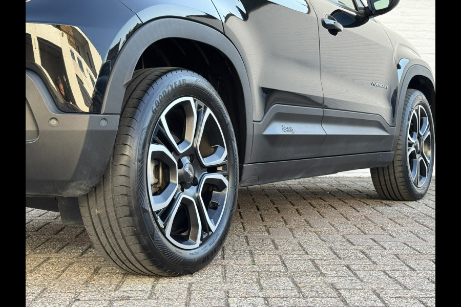 Jeep Avenger Summit 54 kWh SOH 94% Elek a-klep Verwarmde voorruit Camera Navigatie Carplay Adapive cruise