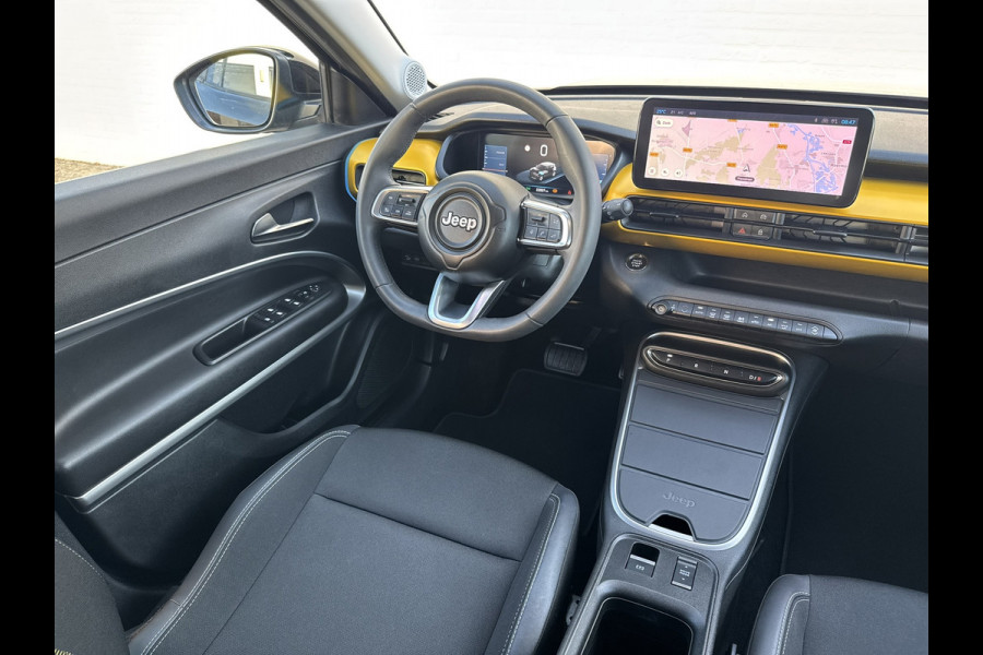 Jeep Avenger Summit 54 kWh SOH 94% Elek a-klep Verwarmde voorruit Camera Navigatie Carplay Adapive cruise