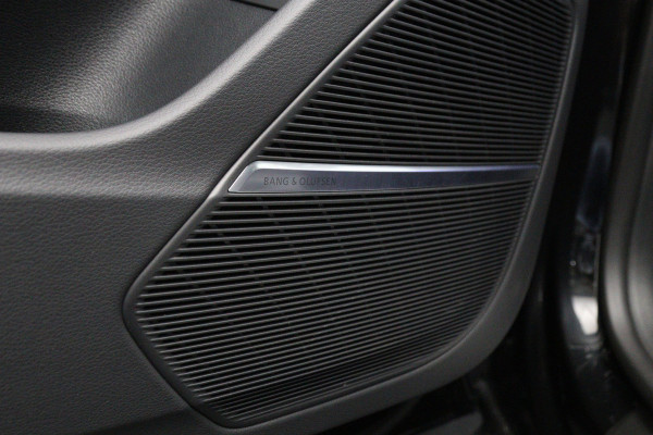 Audi Q8 60 TFSI e Quattro 490 PK S-Line Pro Line Competition PHEV, RS-Sportstoelen, Trekhaak, B&O Sound, Head-Up, Memory