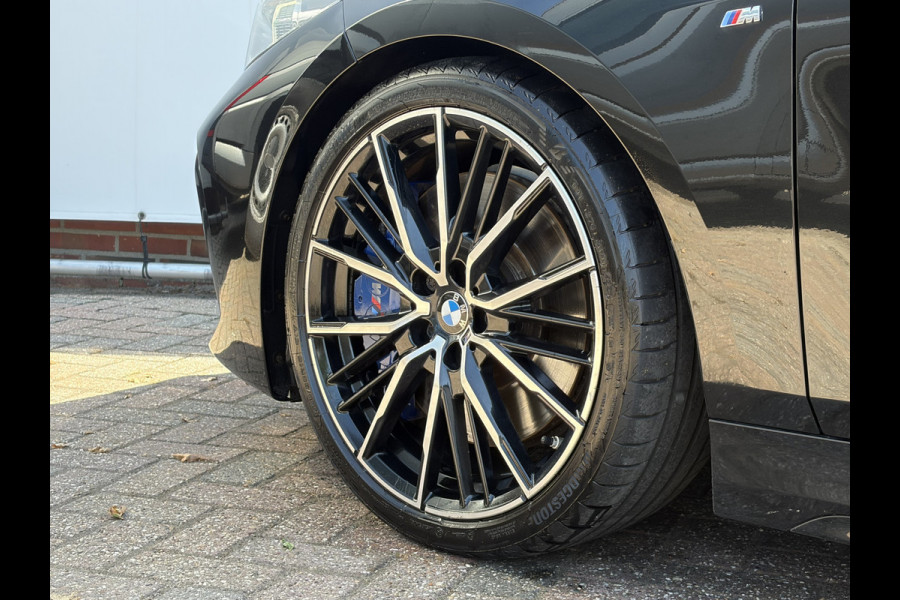 BMW 1-serie 118i Executive Edition M-Sport Zetels HUD Adapt.Cruise Carplay Camera Uitstraling!