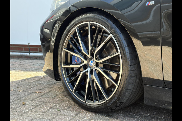 BMW 1-serie 118i Executive Edition M-Sport Zetels HUD Adapt.Cruise Carplay Camera Uitstraling!