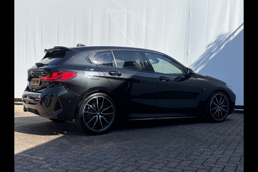 BMW 1-serie 118i Executive Edition M-Sport Zetels HUD Adapt.Cruise Carplay Camera Uitstraling!