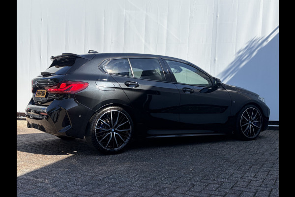 BMW 1-serie 118i Executive Edition M-Sport Zetels HUD Adapt.Cruise Carplay Camera Uitstraling!