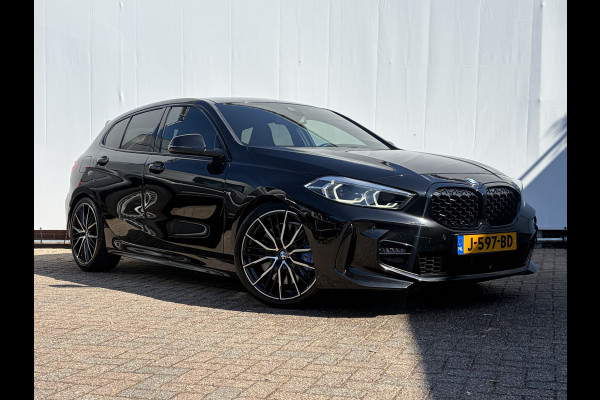 BMW 1-serie 118i Executive Edition M-Sport Zetels HUD Adapt.Cruise Carplay Camera Uitstraling!