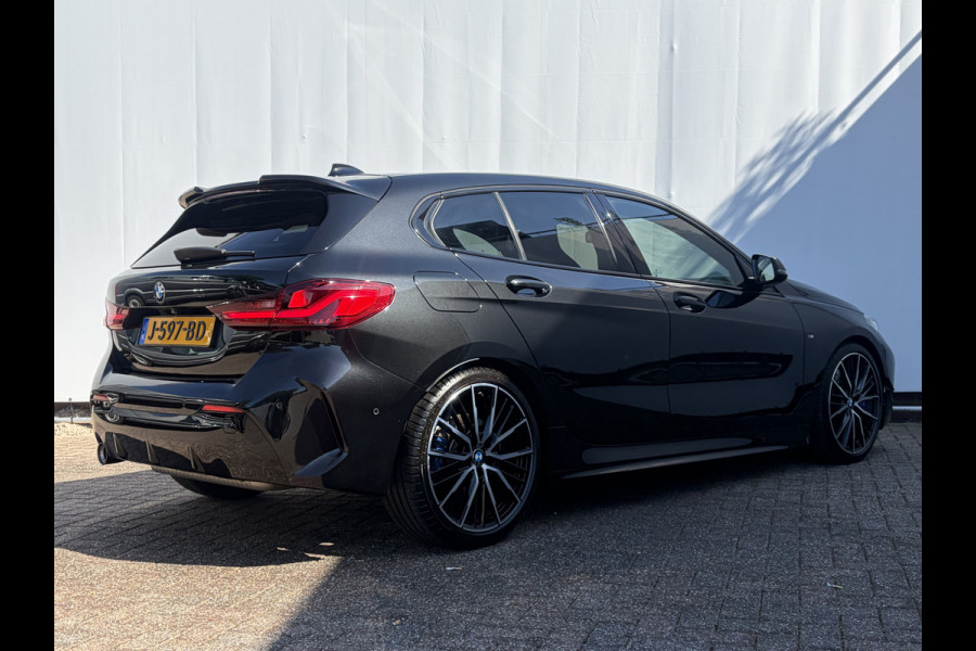 BMW 1-serie 118i Executive Edition M-Sport Zetels HUD Adapt.Cruise Carplay Camera Uitstraling!