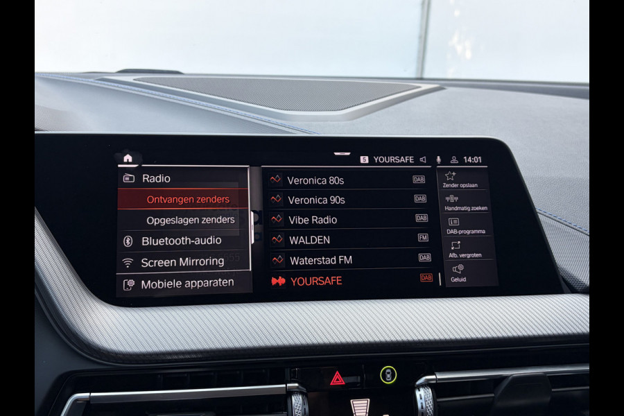 BMW 1-serie 118i Executive Edition M-Sport Zetels HUD Adapt.Cruise Carplay Camera Uitstraling!