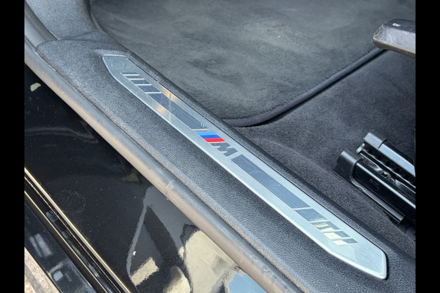 BMW 1-serie 118i Executive Edition M-Sport Zetels HUD Adapt.Cruise Carplay Camera Uitstraling!