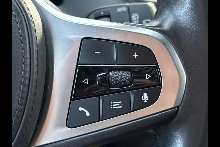 BMW 1-serie 118i Executive Edition M-Sport Zetels HUD Adapt.Cruise Carplay Camera Uitstraling!