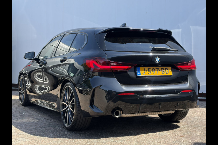 BMW 1-serie 118i Executive Edition M-Sport Zetels HUD Adapt.Cruise Carplay Camera Uitstraling!