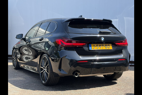 BMW 1-serie 118i Executive Edition M-Sport Zetels HUD Adapt.Cruise Carplay Camera Uitstraling!