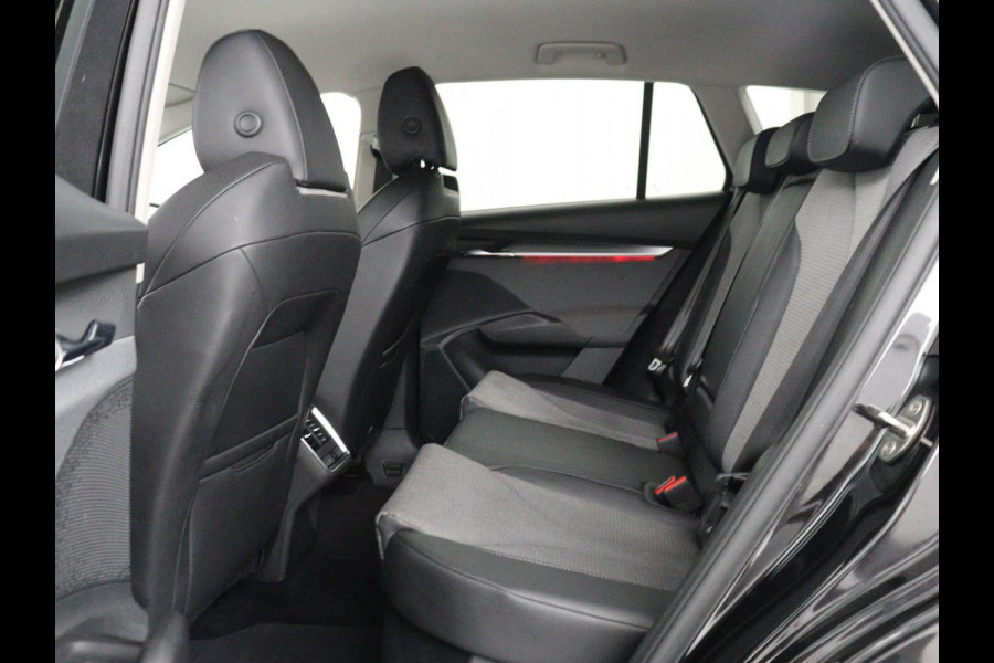 Škoda Enyaq iV 60 | SOH 92,0% | Half leder | Stuur/stoel verwarming | Adaptive cruise | Carplay | Sfeerverlichting | Climate control | Camera | Park assist | Trekhaak