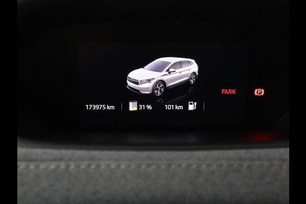Škoda Enyaq iV 60 | SOH 92,0% | Half leder | Stuur/stoel verwarming | Adaptive cruise | Carplay | Sfeerverlichting | Climate control | Camera | Park assist | Trekhaak