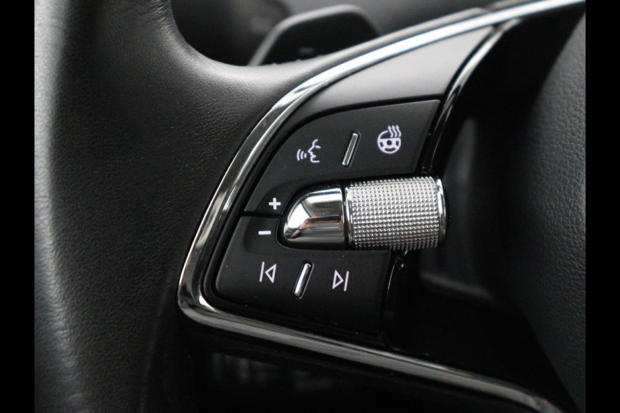 Škoda Enyaq iV 60 | SOH 92,0% | Half leder | Stuur/stoel verwarming | Adaptive cruise | Carplay | Sfeerverlichting | Climate control | Camera | Park assist | Trekhaak