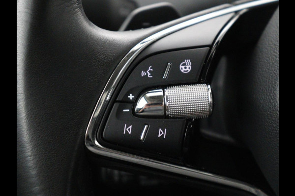 Škoda Enyaq iV 60 | SOH 92,0% | Half leder | Stuur/stoel verwarming | Adaptive cruise | Carplay | Sfeerverlichting | Climate control | Camera | Park assist | Trekhaak