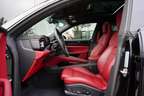 Porsche Macan 4 100 kWh / NL-Auto / Luchtvering / Bose / 22 Inch