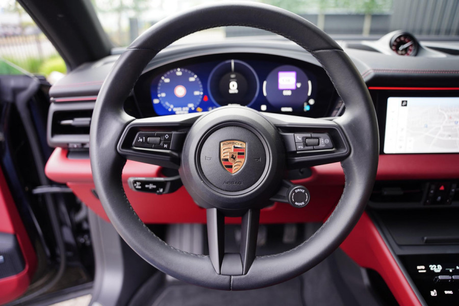 Porsche Macan 4 100 kWh / NL-Auto / Luchtvering / Bose / 22 Inch