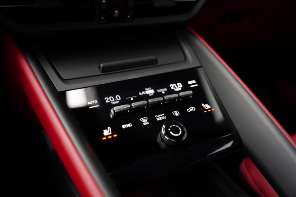 Porsche Macan 4 100 kWh / NL-Auto / Luchtvering / Bose / 22 Inch