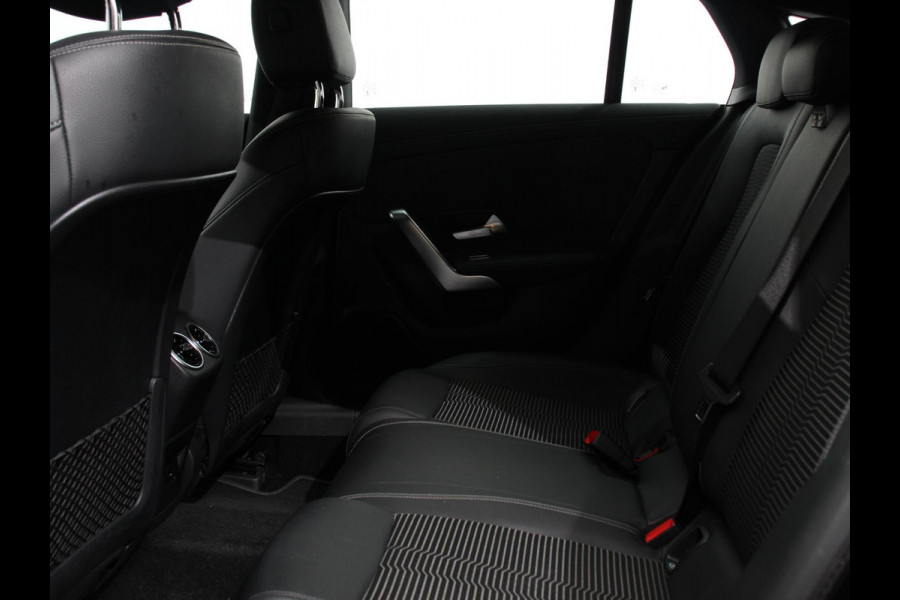 Mercedes-Benz CLA-Klasse Shooting Brake 200 163pk DCT Progressive Navigatie Camera Parkeersensoren Elektrische achterklep Stoelverwarming Cruise Control Climate Control