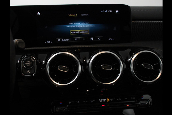 Mercedes-Benz CLA-Klasse Shooting Brake 200 163pk DCT Progressive Navigatie Camera Parkeersensoren Elektrische achterklep Stoelverwarming Cruise Control Climate Control