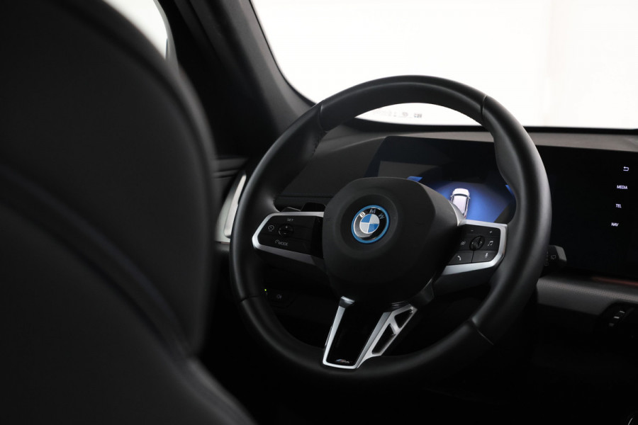 BMW iX1 eDrive20 67 kWh M-sport, Stoelen, Virtual, Climate,