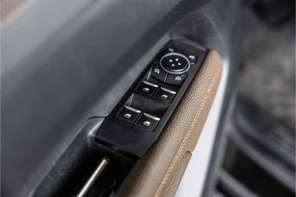 Volkswagen Amarok 3.0 TDI 4Motion Pan Americana | 360 camera | H&K | ACC | Lederen bekleding | Elek rolkoffer | CarPlay | Navigatie | LED | Blind spot | 3500 kg trekgewicht | Dealer onderhouden