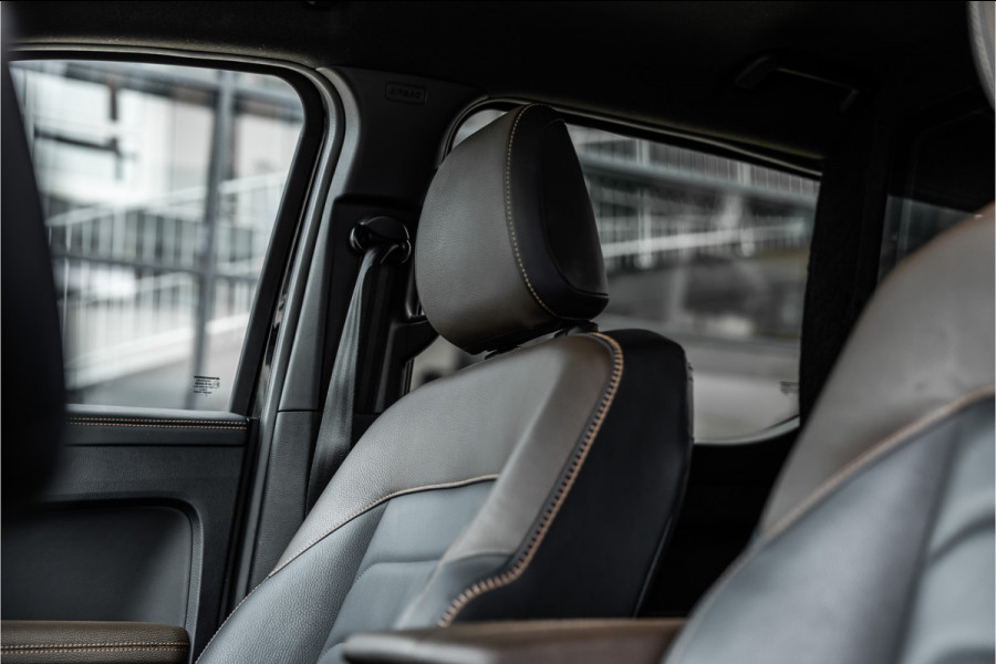 Volkswagen Amarok 3.0 TDI 4Motion Pan Americana | 360 camera | H&K | ACC | Lederen bekleding | Elek rolkoffer | CarPlay | Navigatie | LED | Blind spot | 3500 kg trekgewicht | Dealer onderhouden